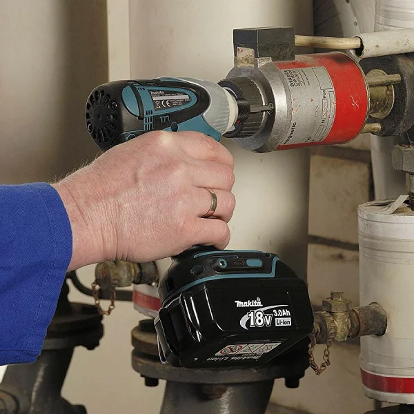 Parafusadeira de Impacto à Bateria 18V BTD140RFE Makita