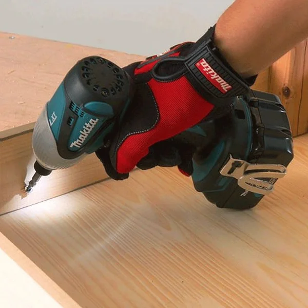 Parafusadeira de Impacto à Bateria 18V BTD140RFE Makita