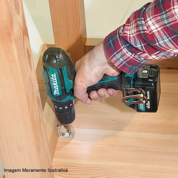 Parafusadeira e Furadeira de Impacto à Bateria 10mm 12V e Maleta HP331DSAE Makita