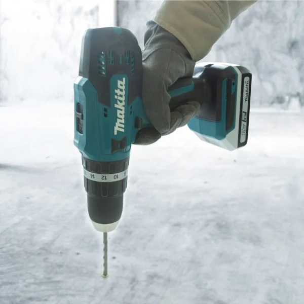 Parafusadeira Furadeira de Impacto à Bateria 18V 1.5Ah HP488DWE Makita