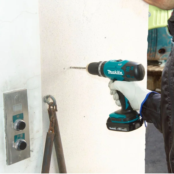 Parafusadeira Furadeira de Impacto à Bateria e 2 Baterias 18V DHP453Y001 Makita