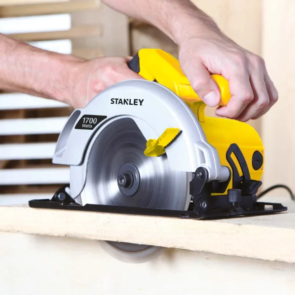 Serra Circular 185mm 1.700 Watts STSC1718 Stanley