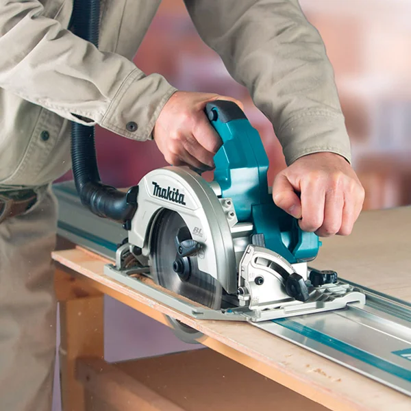 Serra Circular 185mm à Bateria e 2 Baterias 18V 5.0Ah e Maleta DHS783PT2J Makita