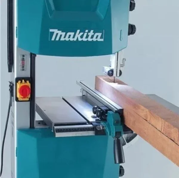 Serra de Fita de Bancada 165mm 900 Watts LB1200F Makita