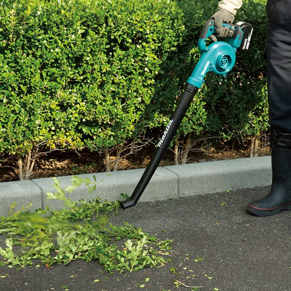 Soprador à Bateria 18V e Bateria 18V 5.0Ah DUB186Z -P Makita