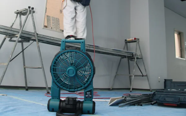 Ventilador à Bateria Não acompanha DCF201Z Makita