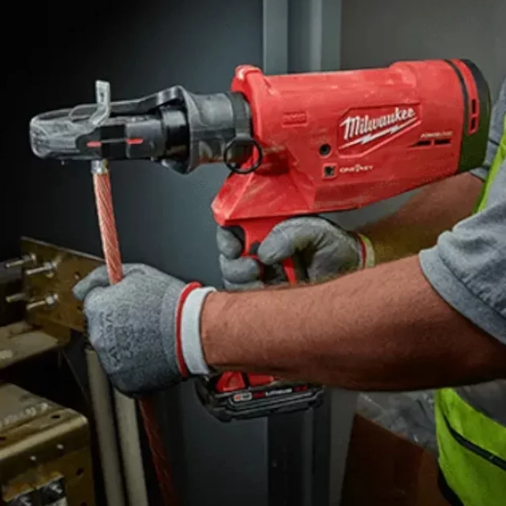 Alicate Prensa Terminal a Bateria 18V Com Maleta Carregador e 2 Baterias 2AH/5AH 12T 220V Milwaukee 2779-22