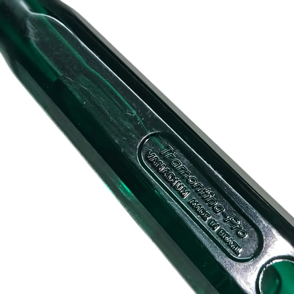 Chave de Fenda Haste Isolada 1000V NBR9699 NR10 CRV 1/4X8" Tramontina Pro 44115/033