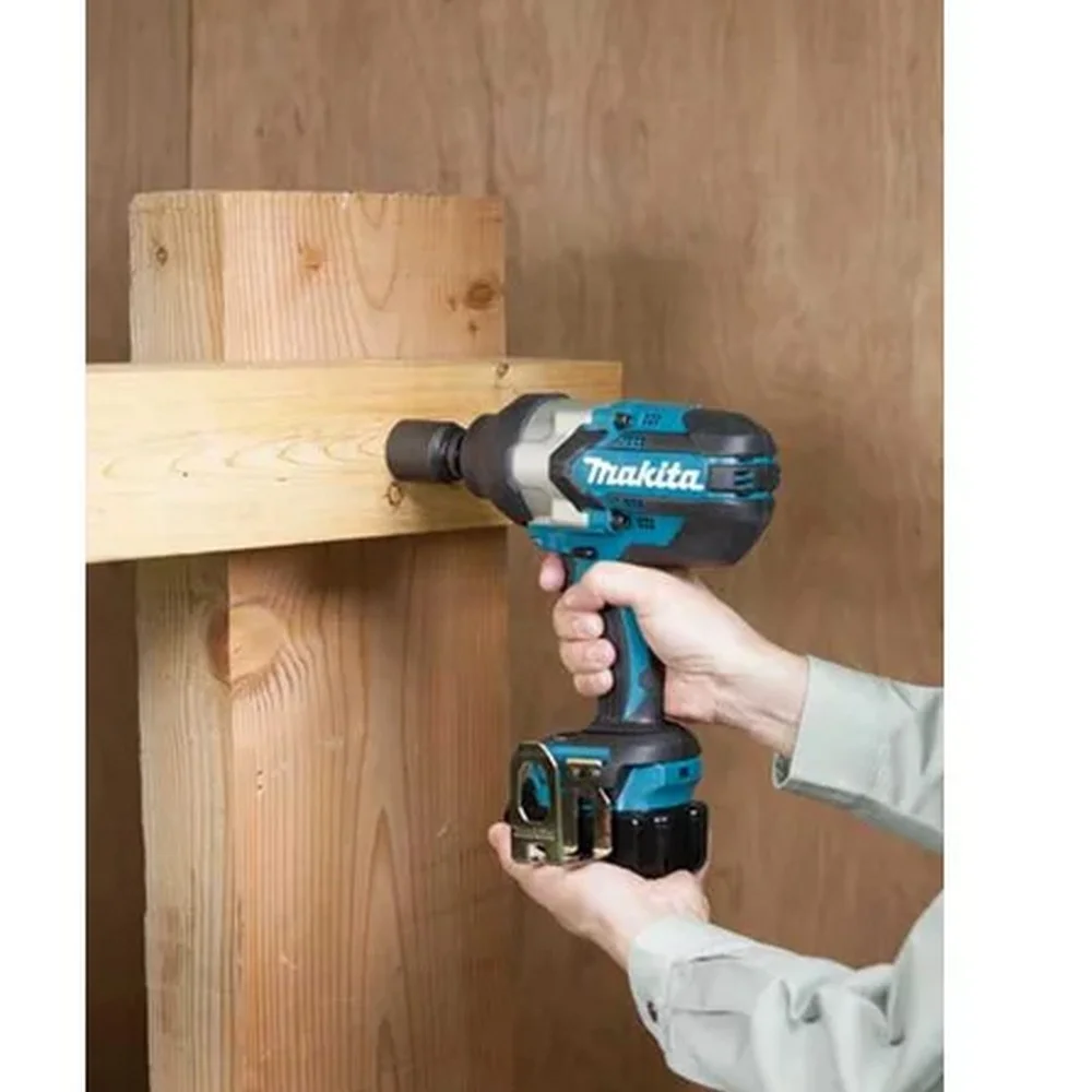 Chave de Impacto a Bateria 18V 1000NM Brushless Maleta Carregador 2 Baterias 5AH 1/2" Bivolt Makita DTW1002RTJ