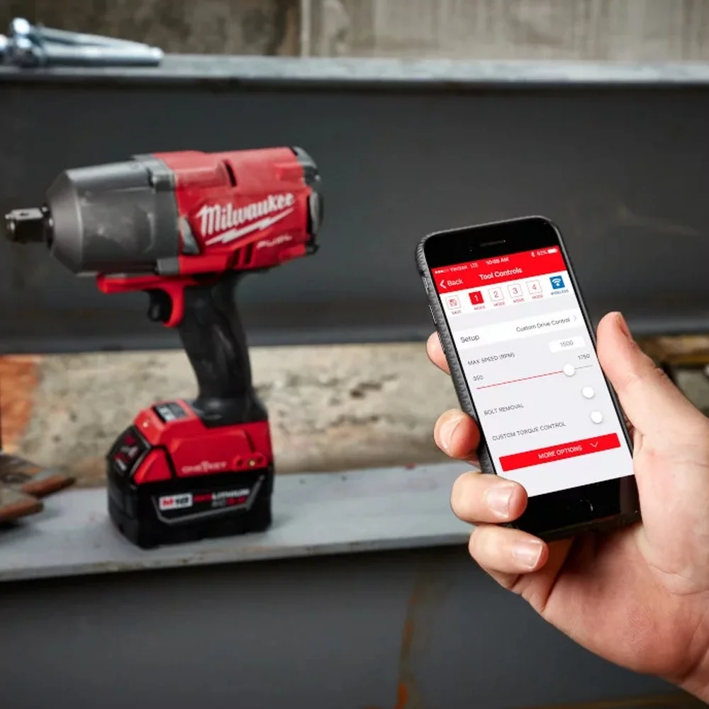 Chave de Impacto a Bateria 18V 1626NM Brushless Maleta Carregador 2 Baterias 5AH 3/4" 220V Milwaukee 2864-259