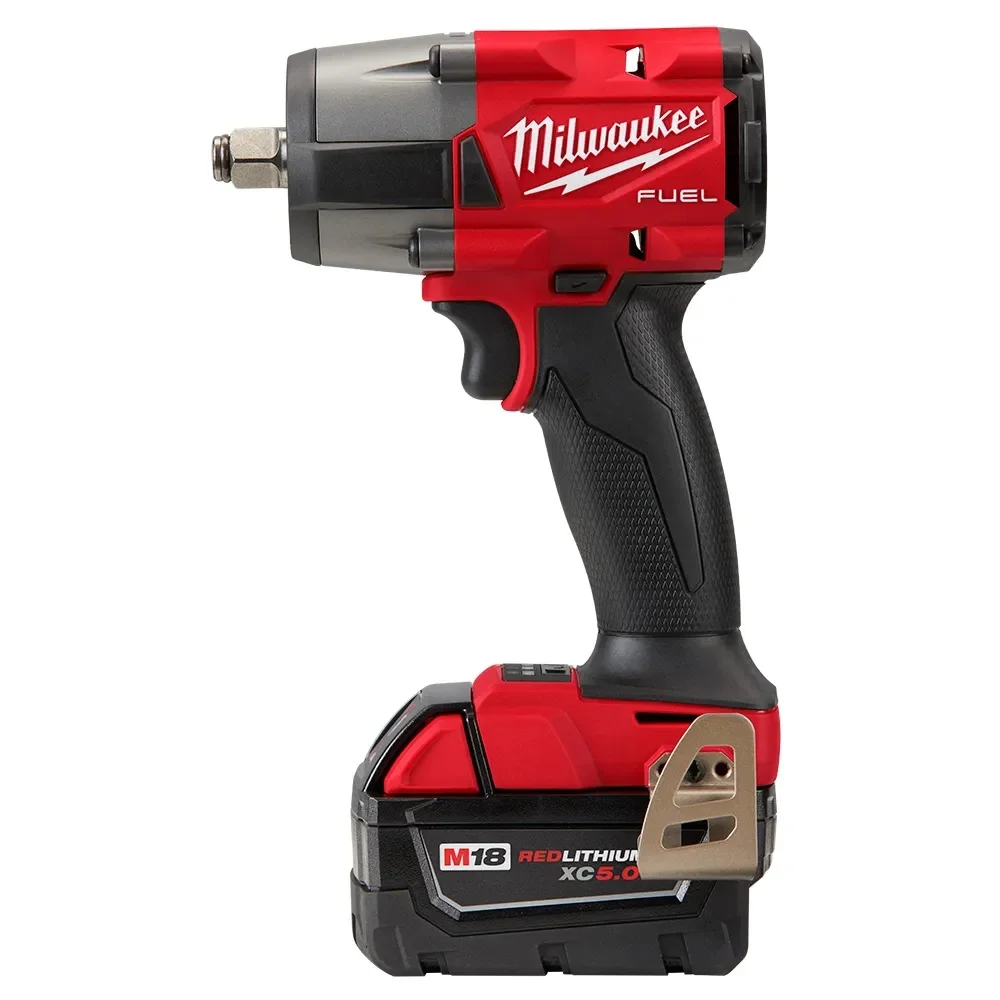 Chave de Impacto a Bateria 18V 745NM Brushless Bolsa Carregador 2 Baterias 5AH 1/2" 220V Milwaukee 2962-22R