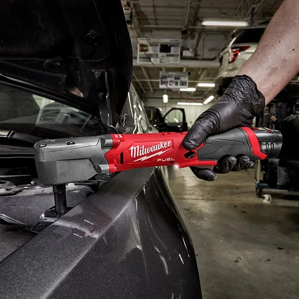 Chave de Impacto Angular a Bateria 12V 298NM Brushless Bolsa Carregador 1 Bateria 2AH 1/2" 220V Milwaukee 2565-159N