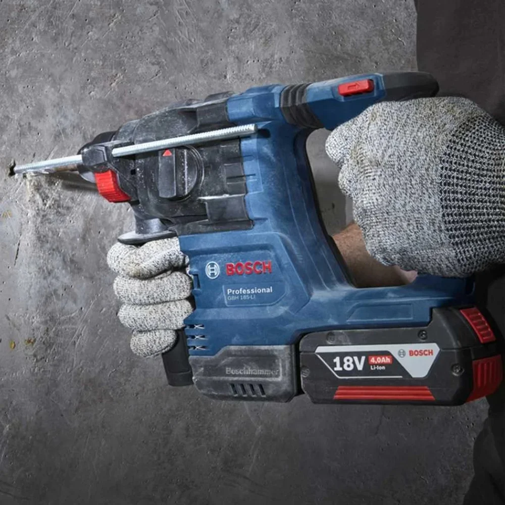 Combo Pague Menos Bosch 18V - Martelete Perfurador Rompedor SDS-PLUS + Martelete Perfurador Rompedor SDS-PLUS + 2 Baterias 18V 4ah e Carregador Bivolt BOSCH