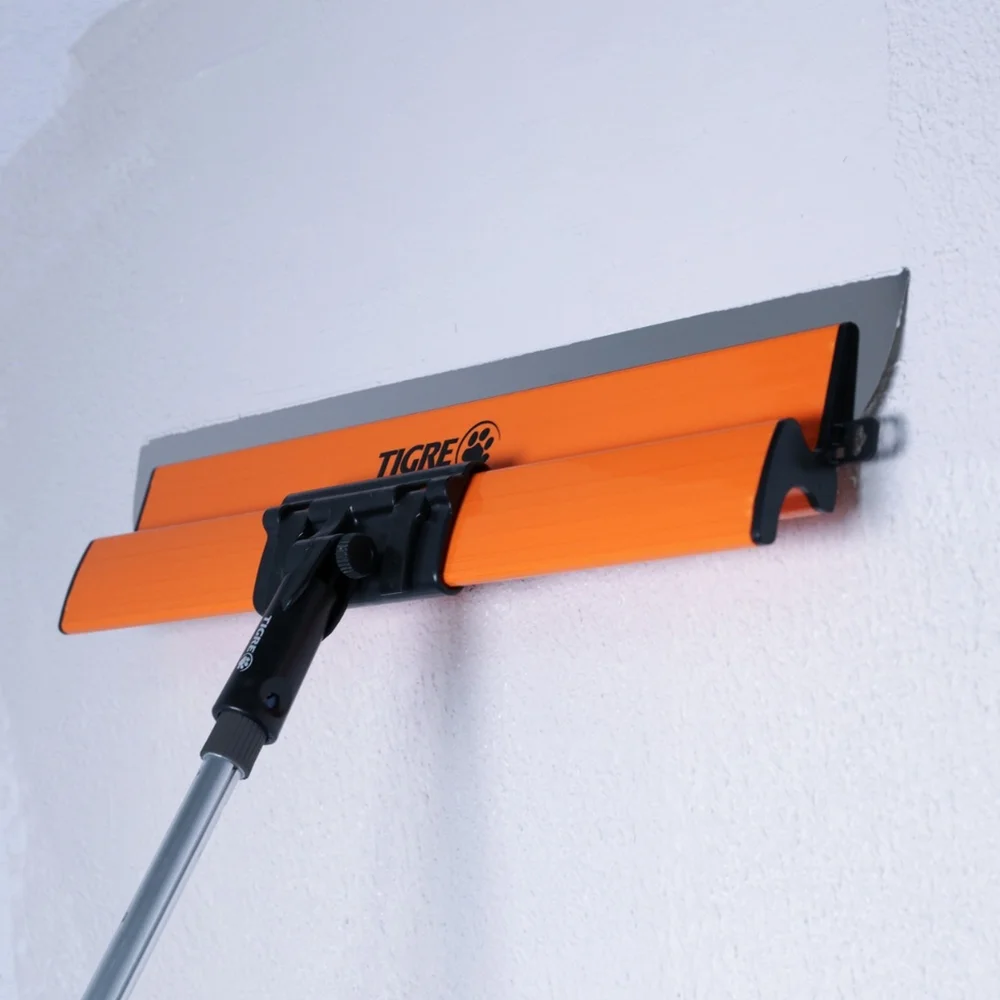 Desempenadeira de Aco Pro Para Massa Corrida e Massa Acrilica 250X600MM Tigre 2190-60
