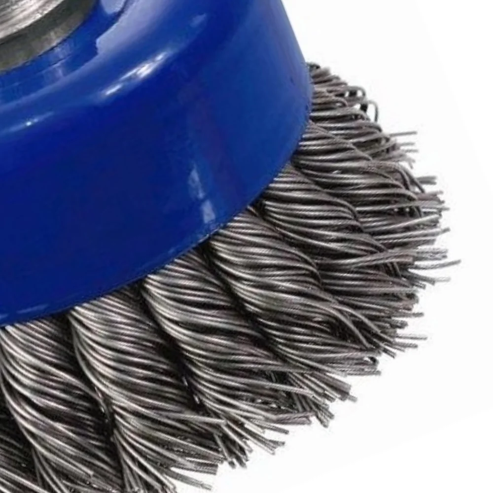 Escova de Aco Carbono Copo Trancada FIO 0,60 3.1/4"X14MM Inebras 06817