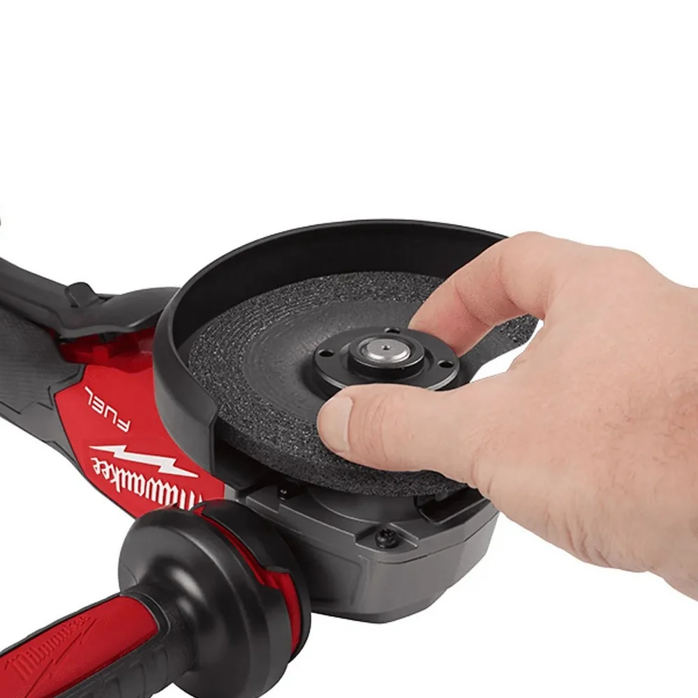 Esmerilhadeira Angular a Bateria 18V Brushless com Bolsa Carregador 2 Baterias 6AH 4.1/2"-5" 220V Milwaukee 2880-259N
