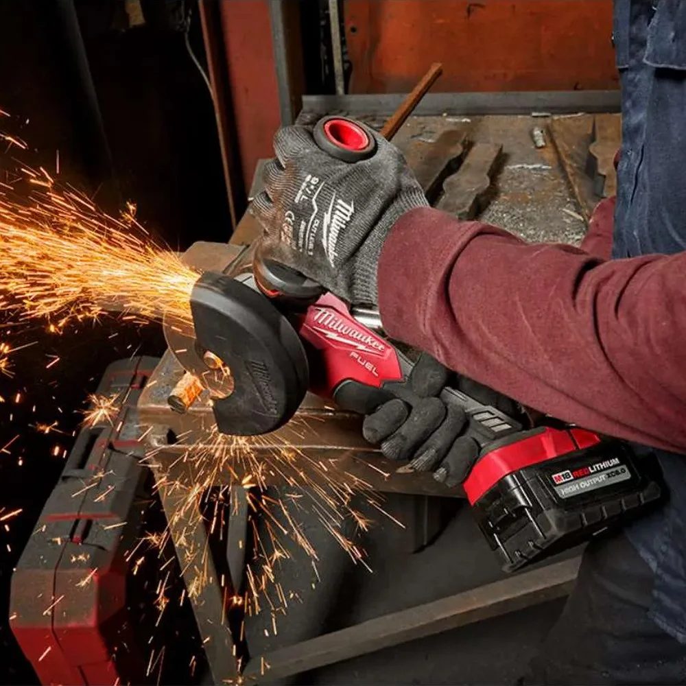 Esmerilhadeira Angular a Bateria 18V Brushless com Bolsa Carregador 2 Baterias 6AH 4.1/2"-5" 220V Milwaukee 2880-259N
