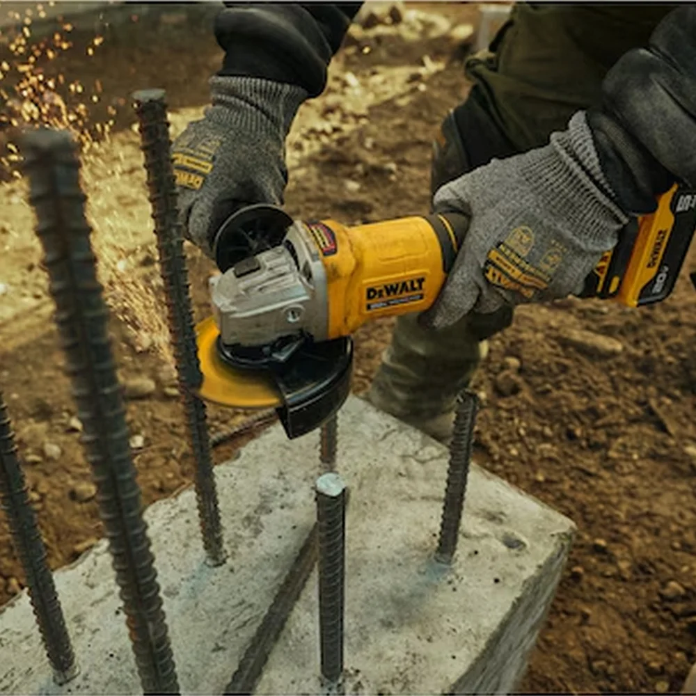 Esmerilhadeira Angular a Bateria 20V Max Com Bolsa Carregador 2 Baterias 5AH 4.1/2" Bivolt Dewalt DCG408P2-BB