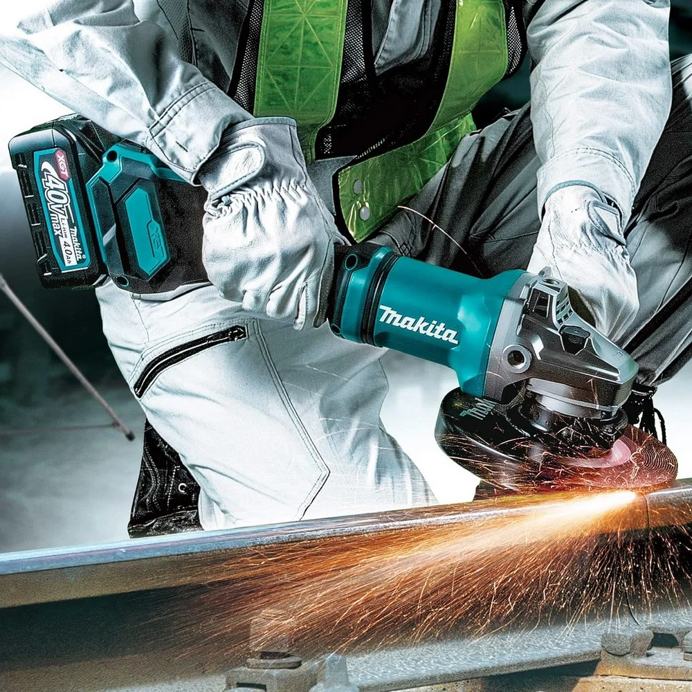 Esmerilhadeira Angular a Bateria 40V Brushless Sem Carregador e Bateria 7" Makita GA037GZ