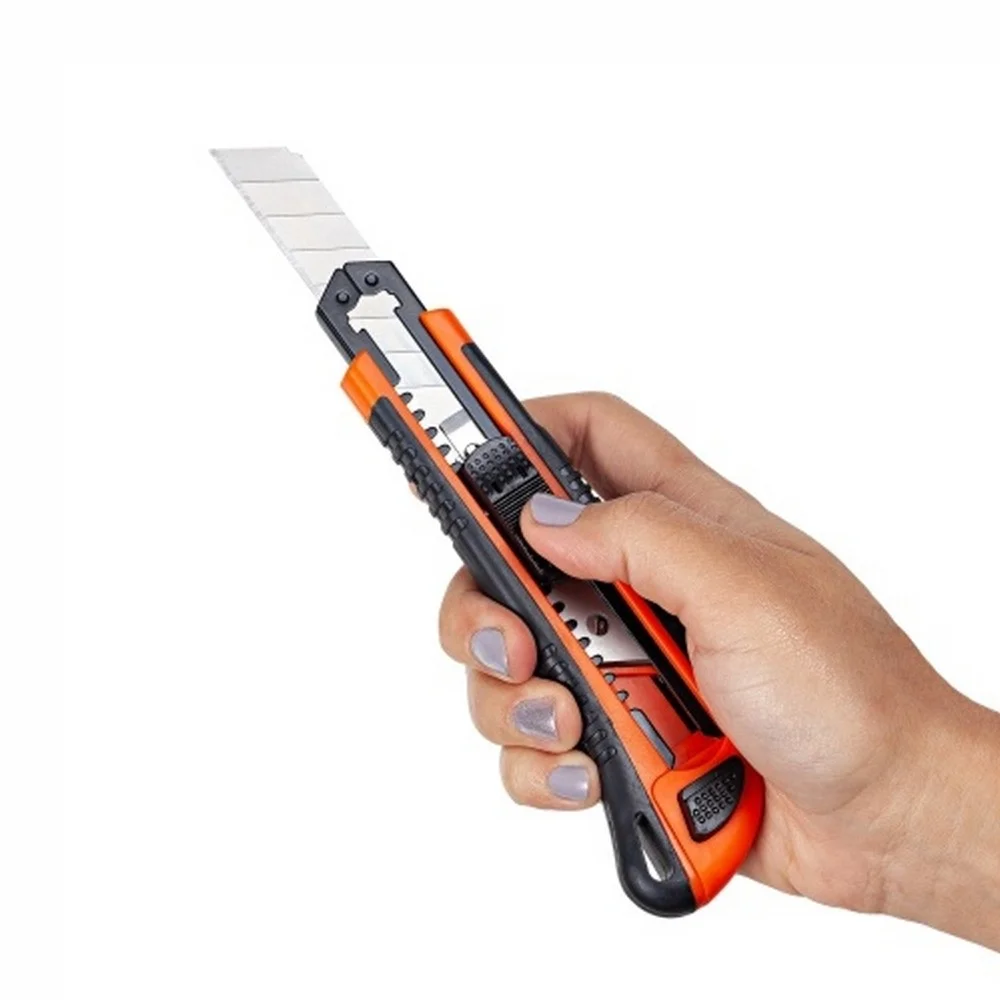 Estilete Retratil Largo Emborrachado Com 5 Laminas 18MM Robust S93201018