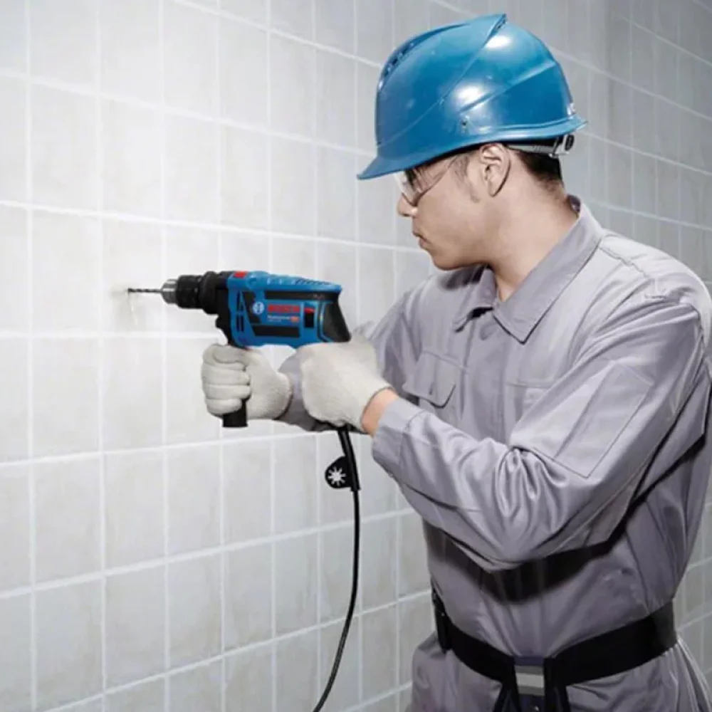 Furadeira de Impacto Reversivel Com 23 Acessorios e Velocidade Variavel 1/2" 220V 750W Bosch GSB 13RE