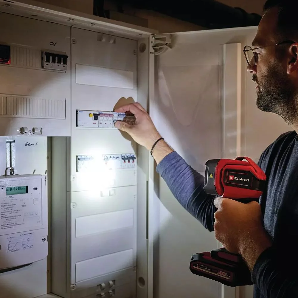 Lanterna de Led a Bateria 18V Sem Carregador e Bateria 350 LUMENS Einhell TC-CL 18/350 LI