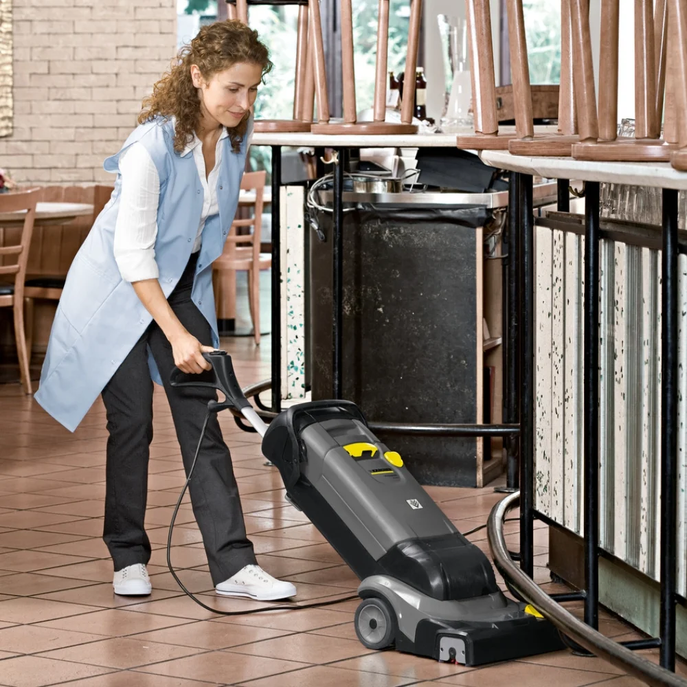 Lavadora e Secadora de Piso 220V 700W Karcher BR30/4C