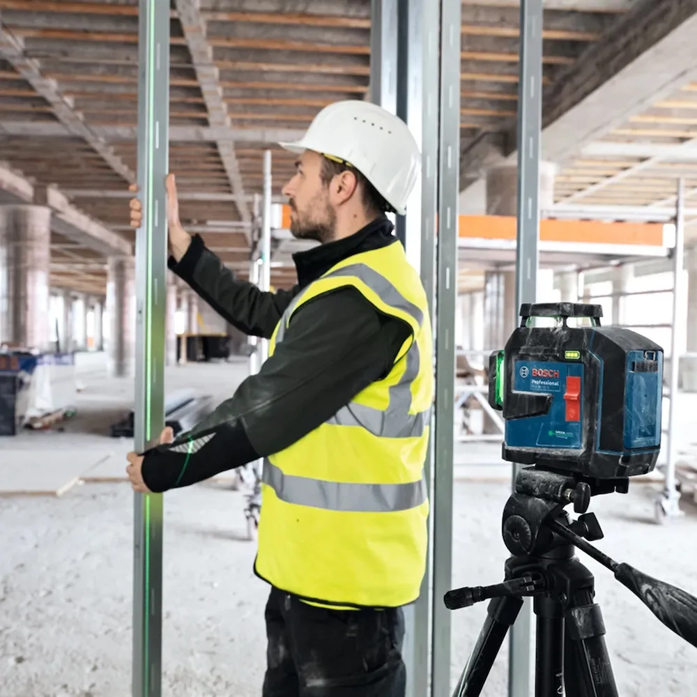 Nivel a Laser de 3 Linhas Verdes Automatico 160M Bosch GLL 80-33G