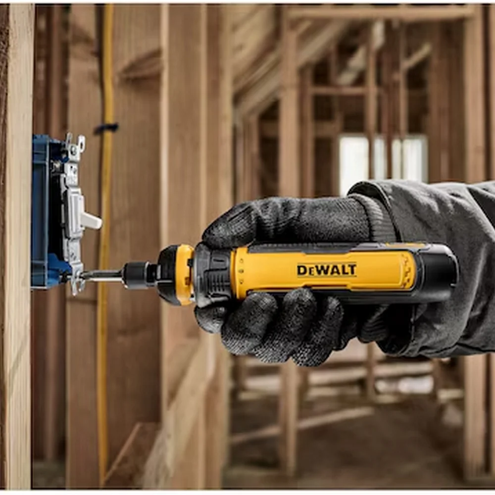 Parafusadeira a Bateria 4V Com 12 Pontas 1/4" Dewalt DWHT66719