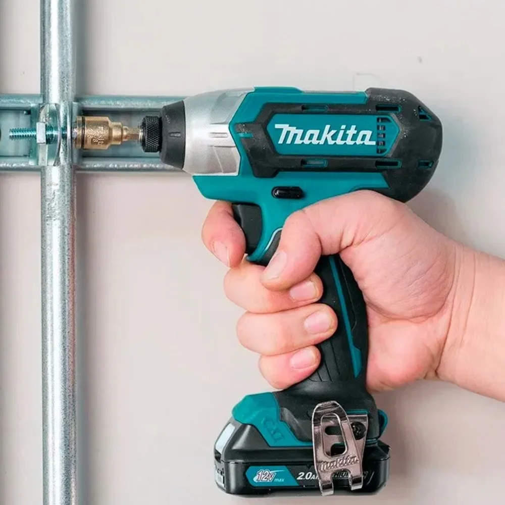 Parafusadeira de Impacto a Bateria 12V 110NM com Maleta Carregador e 2 Baterias 1,5AH 1/4" Bivolt Makita TD110DWYE