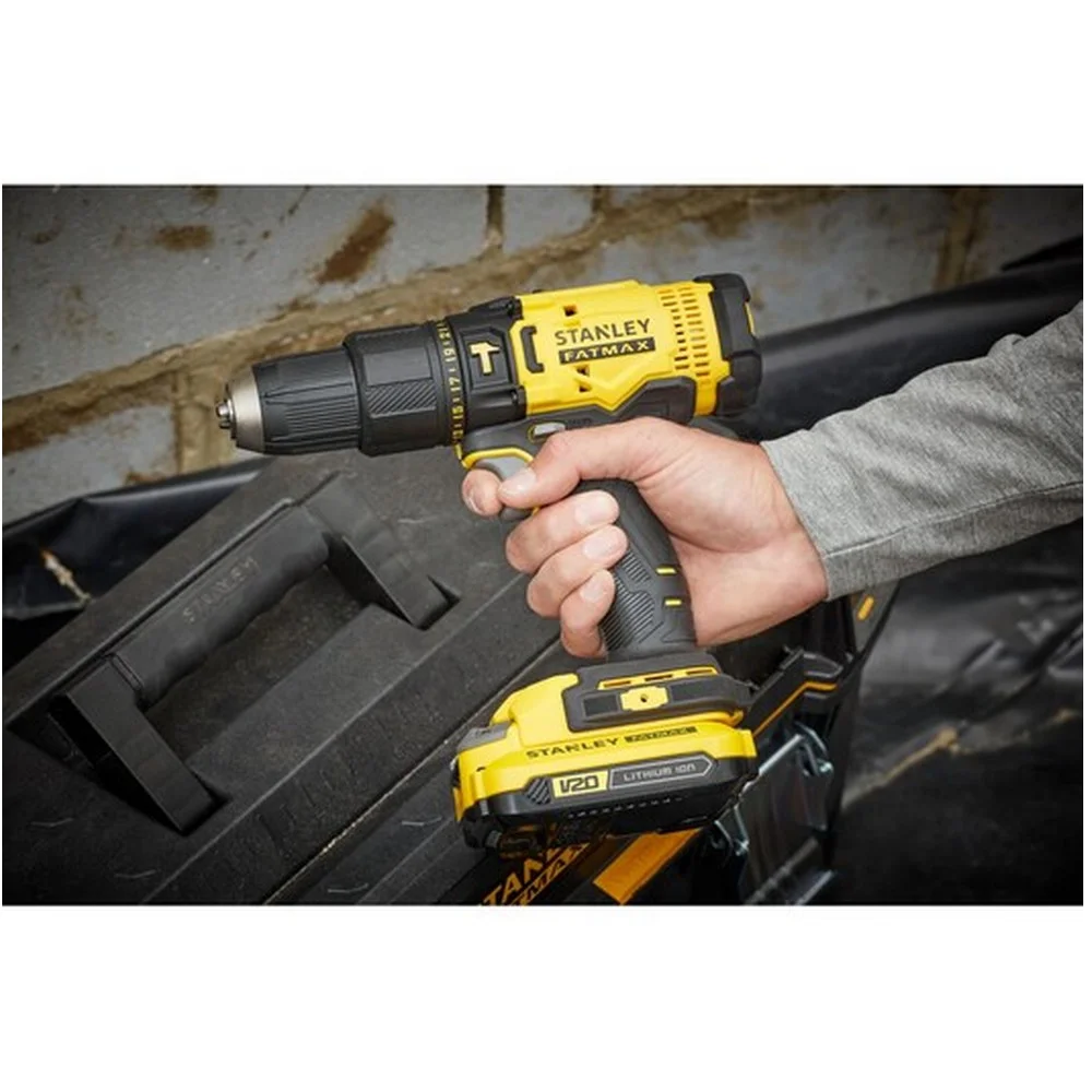Parafusadeira Furadeira Impacto Bateria 20V Max Com Maleta Carregador e 2 Baterias 2AH 1/2" Bivolt Stanley SCD711D2K-BR
