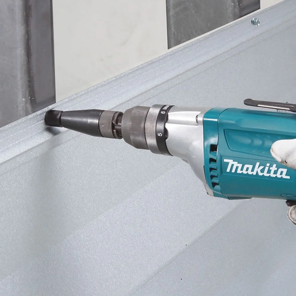 Parafusadeira para Gesso Velocidade Variavel e Reversivel 6MM 220V 570W Makita FS2700