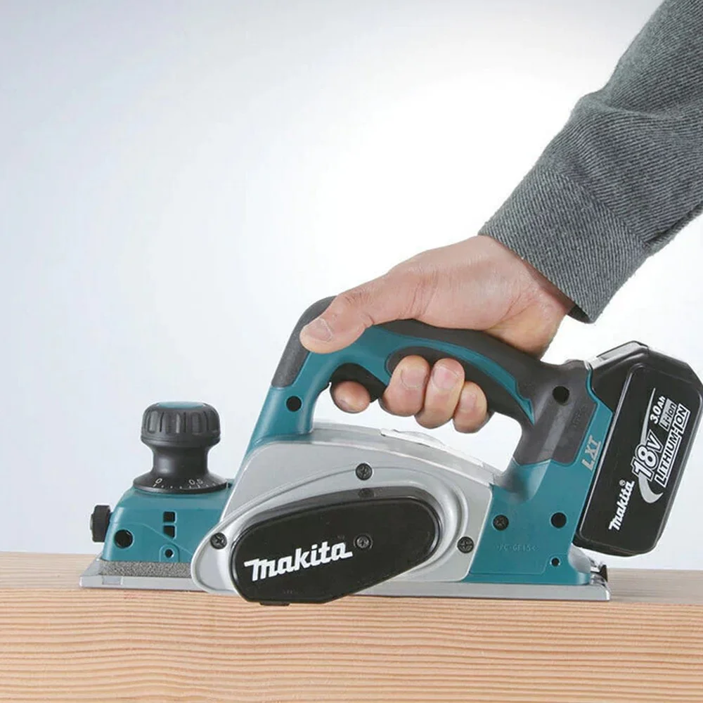 Plaina a Bateria 18v Sem Carregador e Bateria 82MM Makita DKP180Z