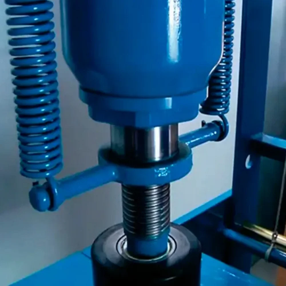 Prensa Hidraulica Plus 15T Bovenau P15300