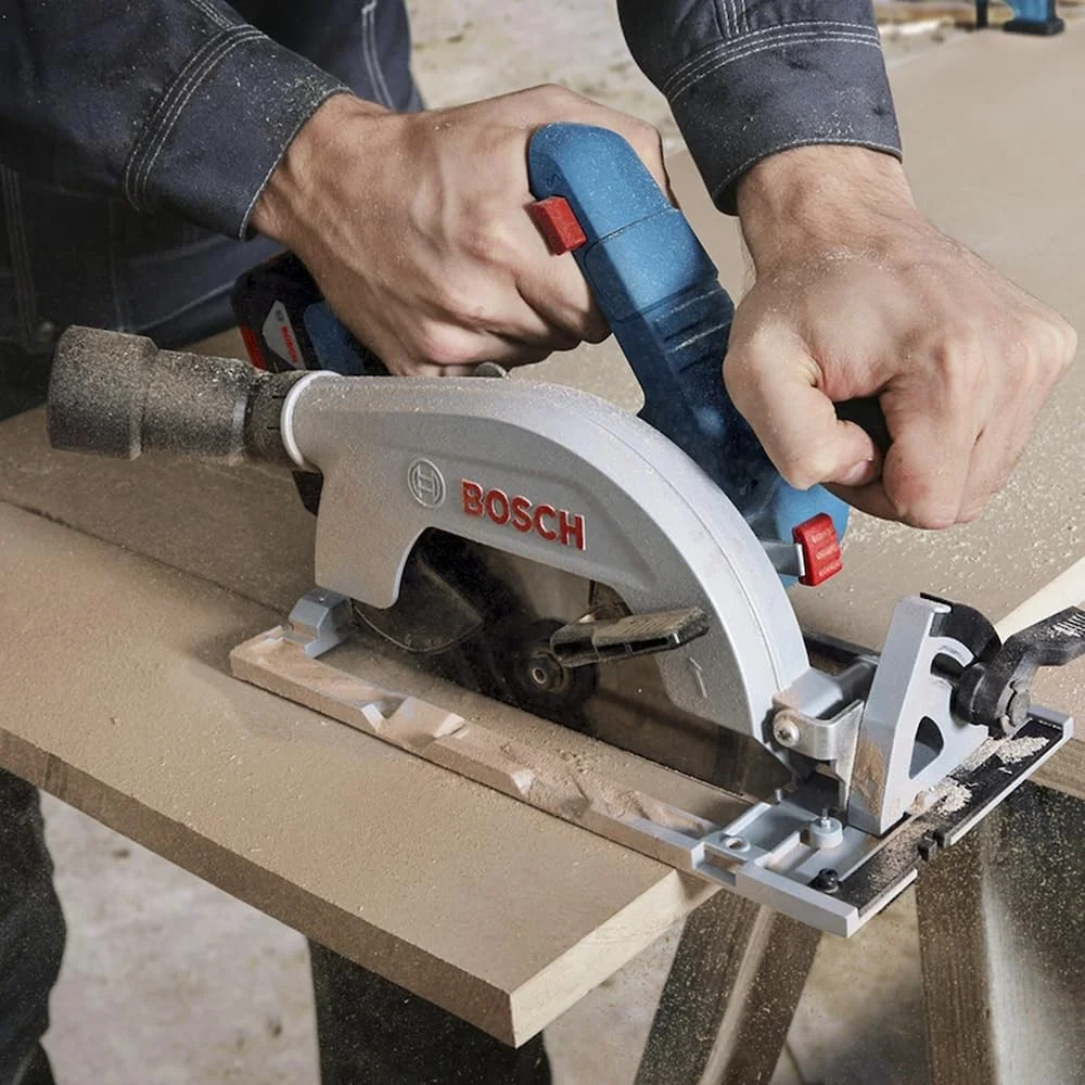 Serra Circular a Bateria 18V Brushless Sem Carregador e Bateria 165MM Bosch GKS 185-LI