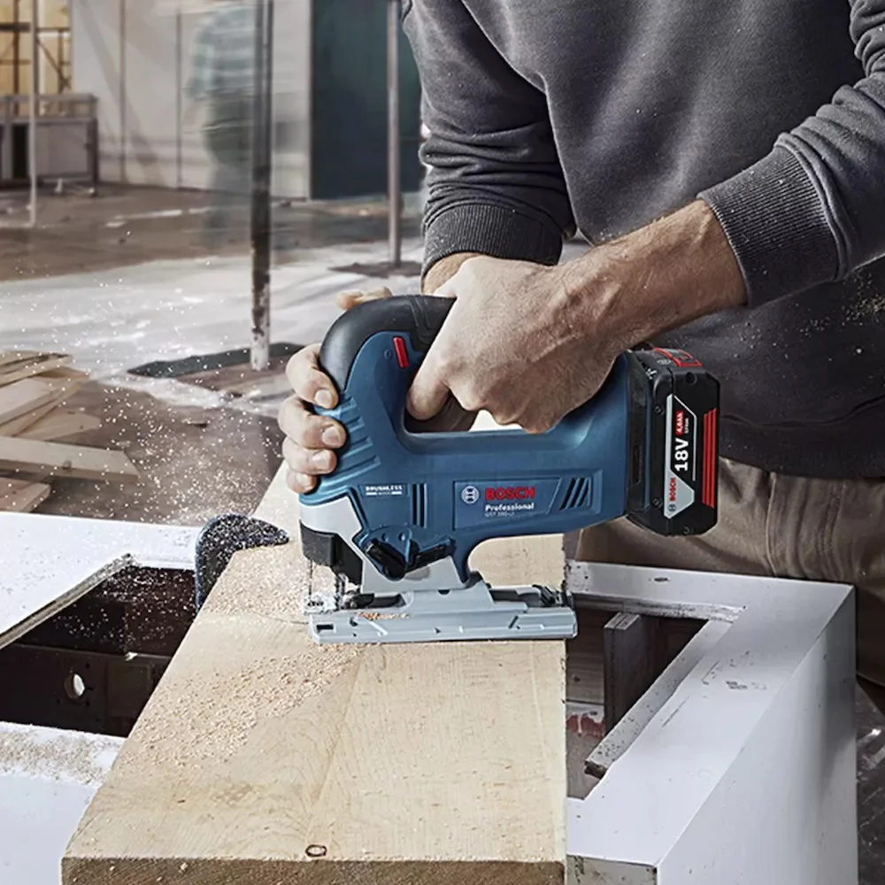 Serra Tico-Tico a Bateria 18V Brushless Sem Carregador e Bateria 125MM Bosch GST 185-LI