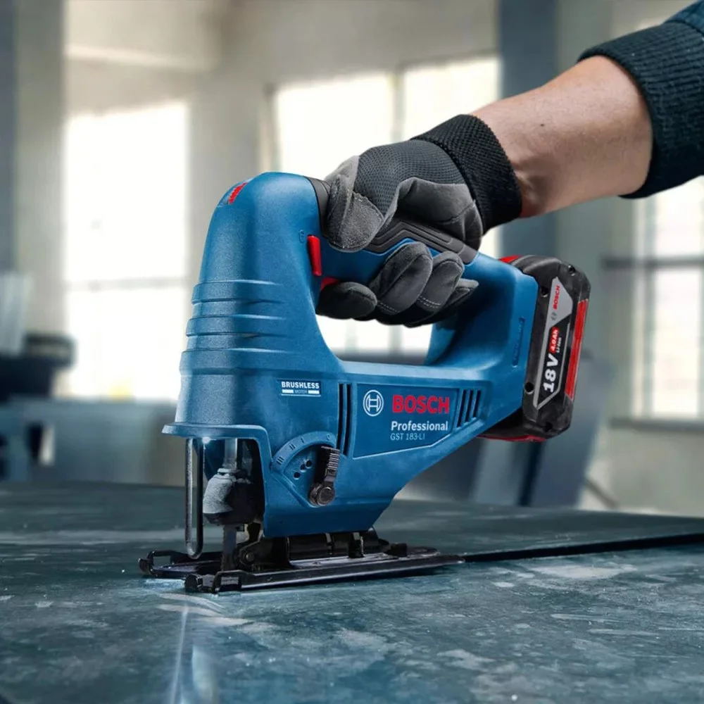 Serra Tico-Tico a Bateria 18V Brushless Sem Carregador e Bateria 95MM Bosch GST 183-LI