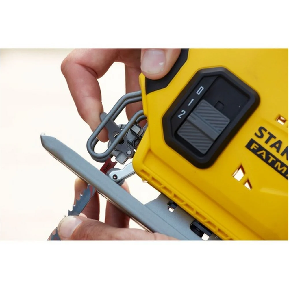 Serra Tico-Tico a Bateria 20V Max Com Maleta Carregador e 1 Bateria 2AH 65MM Bivolt Stanley SCJ600D1K-BR