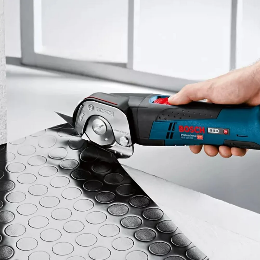 Tesoura Universal a Bateria 12V Sem Carregador e Bateria 11MM Bosch GUS 12V-300
