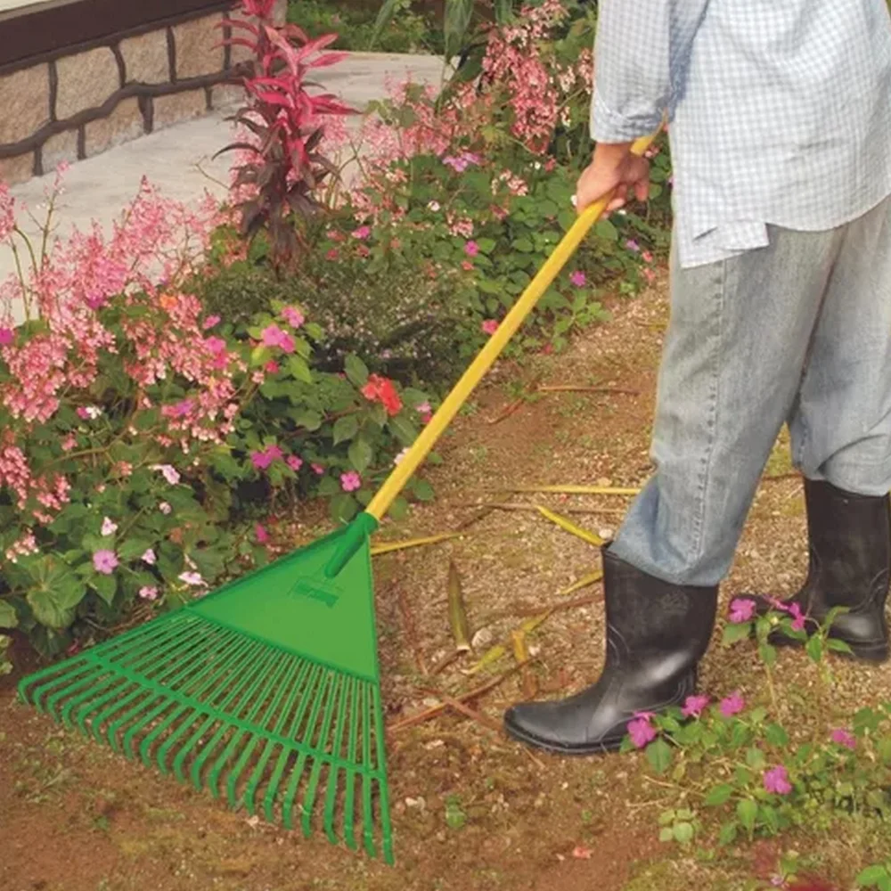Vassoura Plastica com Cabo Para Jardim 22 DENTES Trapp FJ1011