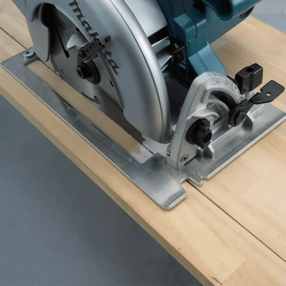 https://www.minasferramentas.com.br/8495/serra-circular-com-disco-71-4-220v-1800w-makita-5007n