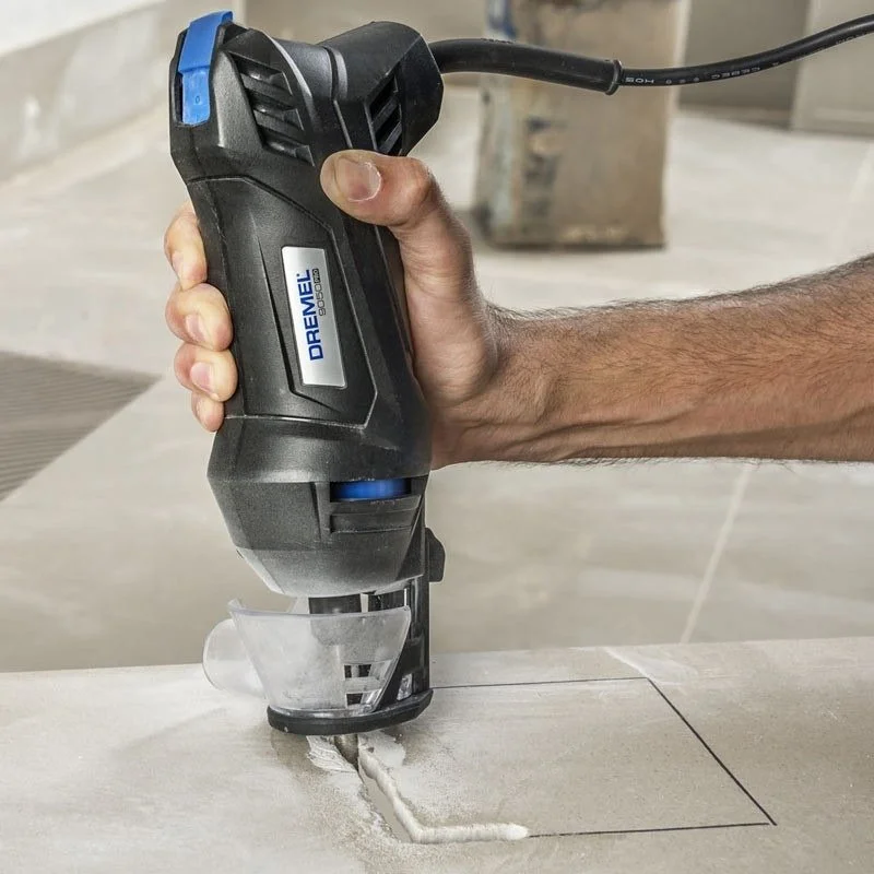 serra de broca Dremel 9050 Pro cortando