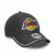 BONÉ NEW ERA PIPING LOS ANGELES LAKERS GRAFITE/AMARELO