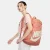 MOCHILA NIKE ELEMENTAL UNISSEX SALMAO/BRANCO