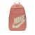 MOCHILA NIKE ELEMENTAL UNISSEX SALMAO/BRANCO
