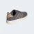 TENIS ADIDAS COURTBLOCK MASCULINO CHUMBO/BEGE