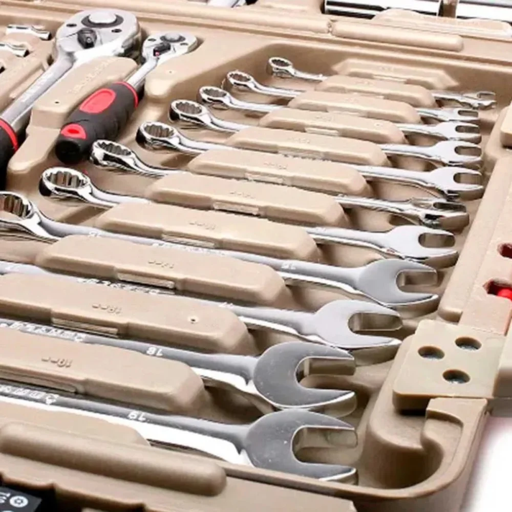 JOGO DE FERRAMENTAS ESPELHADAS COM 110 PEÇAS - MAYLE