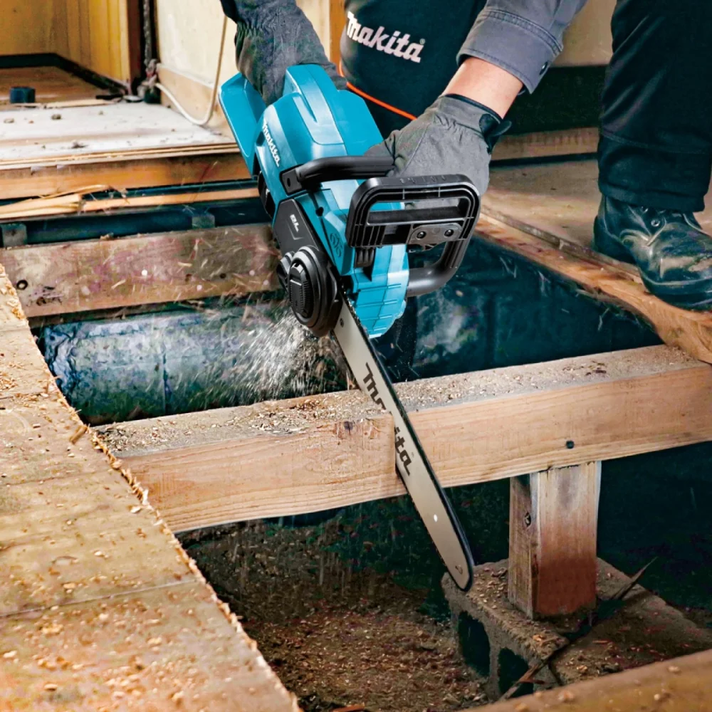 MOTOSSERRA A BATERIA 18V DUC307Z + BATERIA 5.0 AH 1BL1850 + CARREGADOR DC18WC - MAKITA