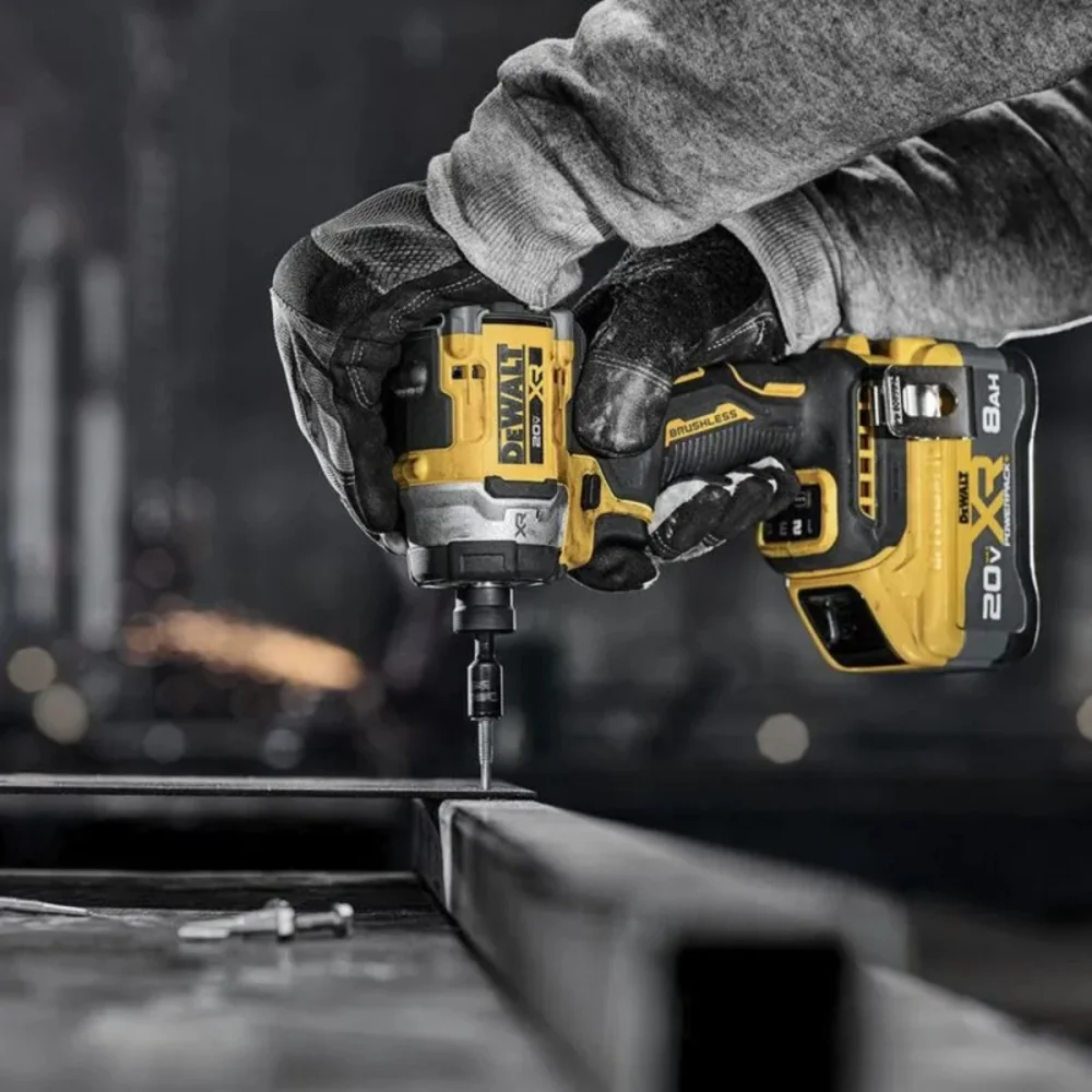 PARAFUSADEIRA DE IMPACTO 1/4"  20V MAX BRUSHLESS SEM BATERIA E SEM CARREGADOR DCF860B-B3 - DEWALT