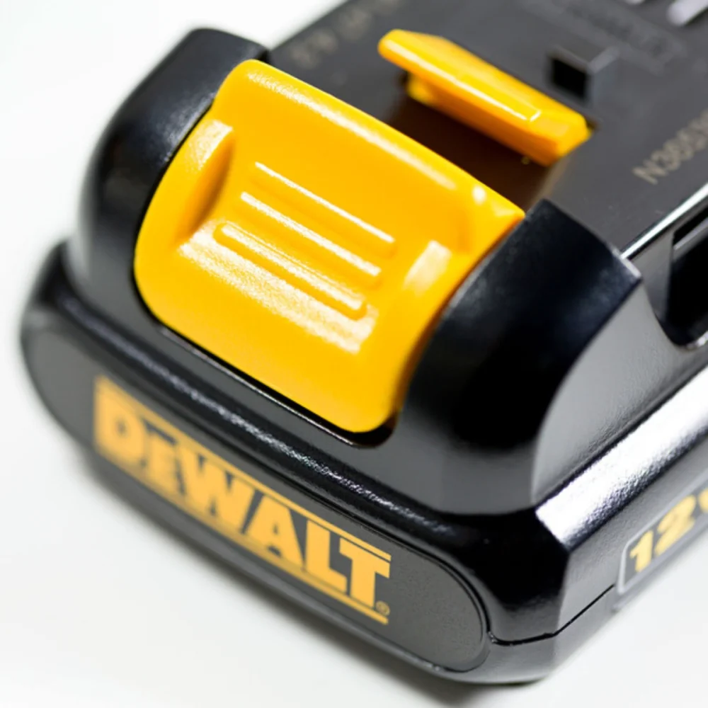 PARAFUSADEIRA / FURADEIRA 3/8" 12V LI-ION BIVOLT DCD710 - DEWALT